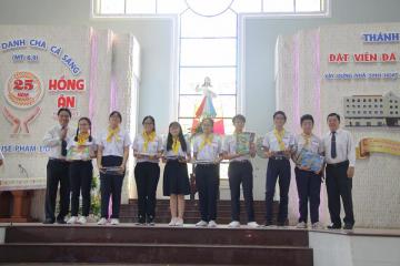 Bế giảng - Phát thưởng niên học 2016-2017