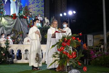 LỄ GIÁNG SINH,  NGÀY NHẬP CUỘC, LIÊN ĐỚI VÀ SẺ CHIA.